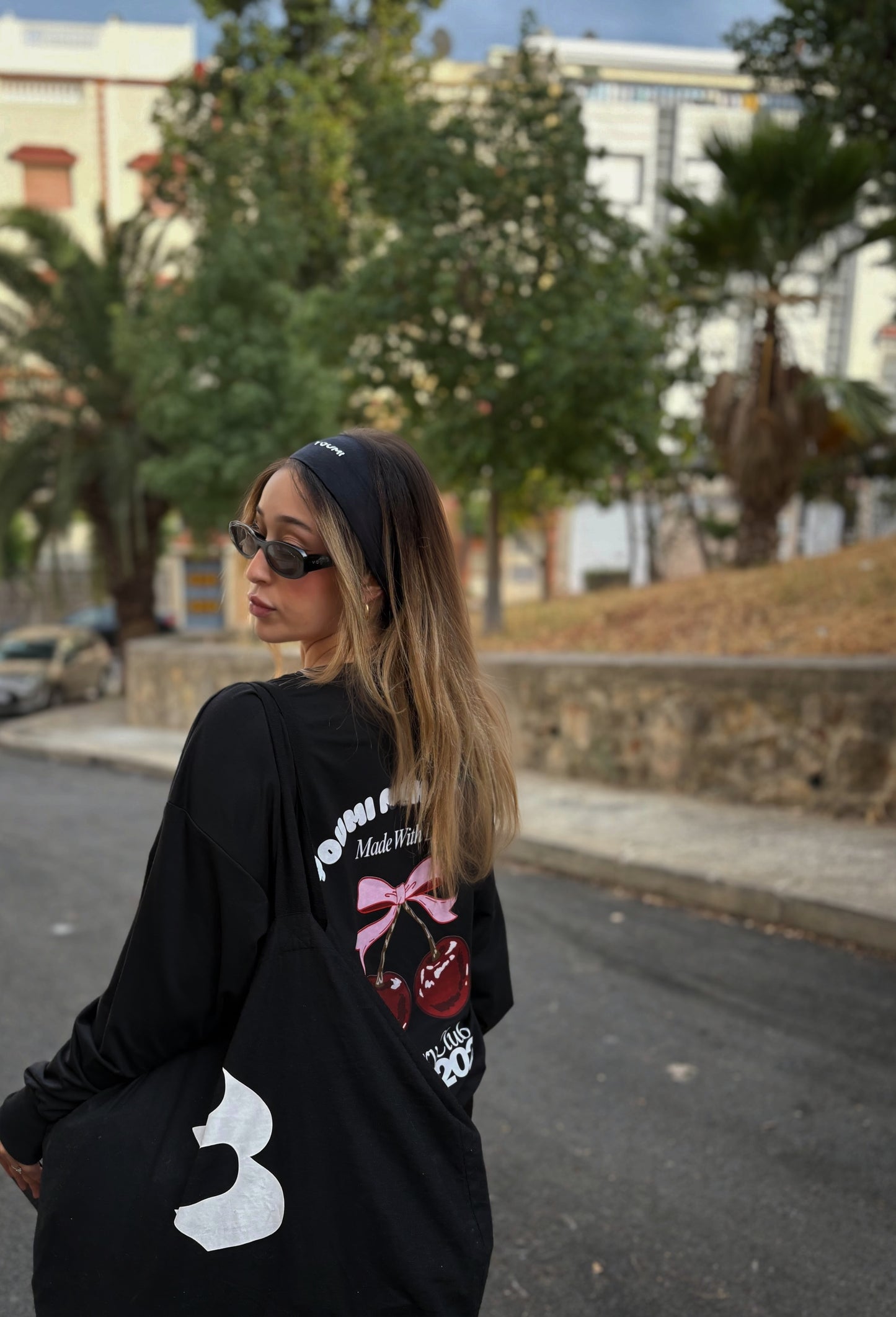 Sweatshirt Berry vibes-Black