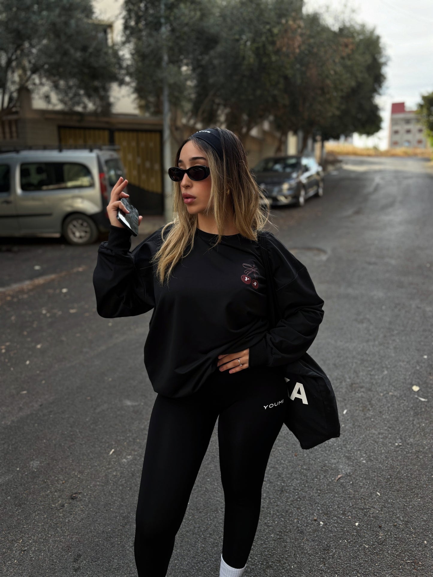 Sweatshirt Berry vibes-Black