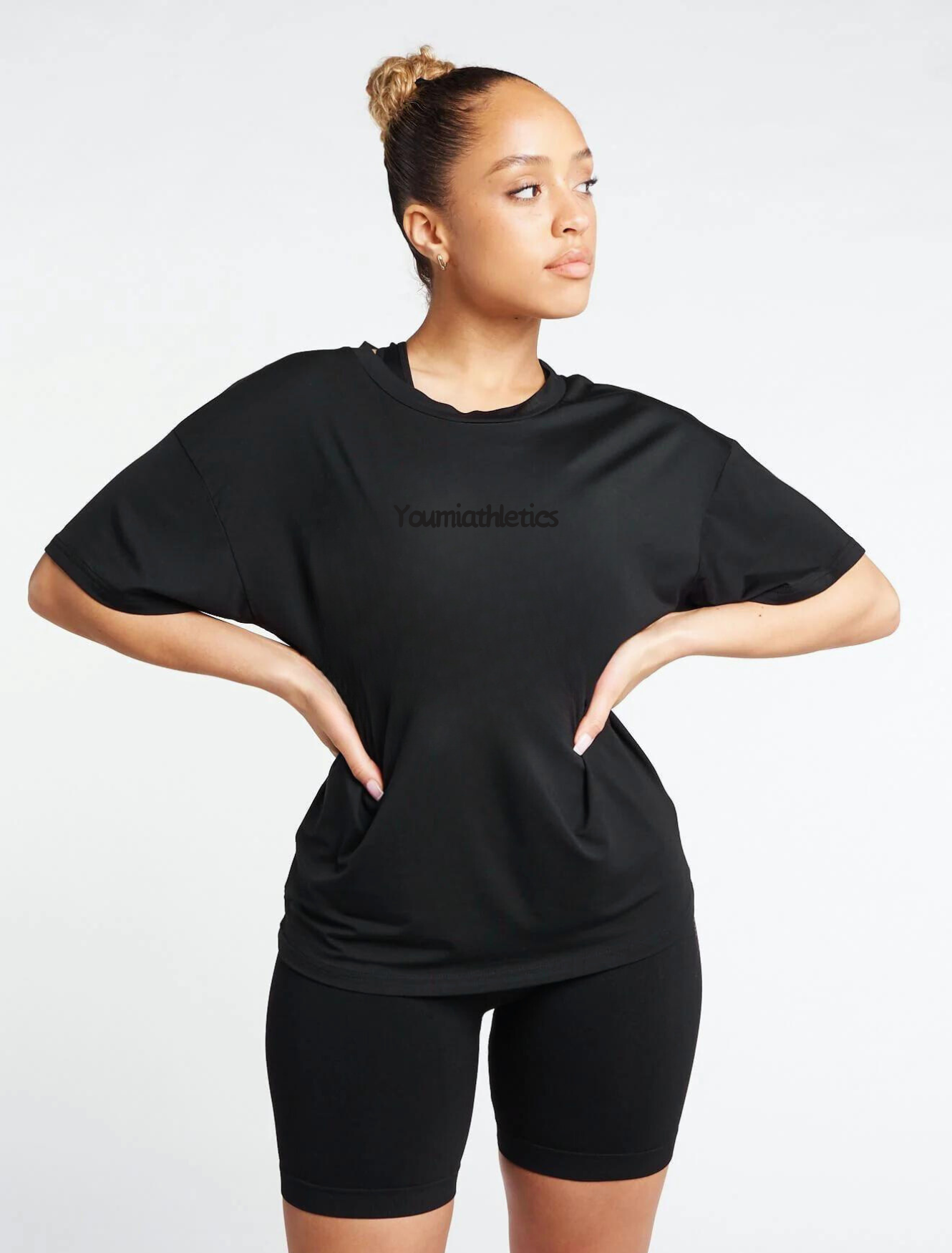 YOUMI T-shirt in Black